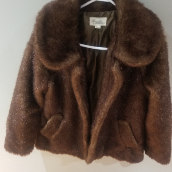Brown faux fur coat - Picture 4 of 4
